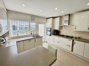 Kitchen- click for photo gallery